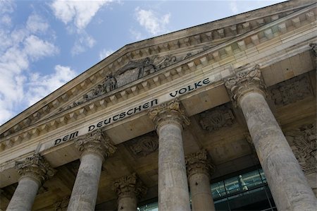 simsearch:400-07169560,k - The Reichstag building in Berlin: German parliament Foto de stock - Super Valor sin royalties y Suscripción, Código: 400-05129609