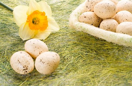 sergeyak (artist) - Daffodil and full basket with decorated speckled easter eggs Stock Photo - Budget Royalty-Free & Subscription, Code: 400-05121460