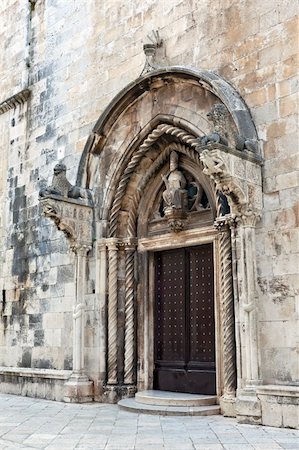 Cathedral portal detail in old medieval town Korcula. Croatia, Dalmatia region, Europe. Photographie de stock - Aubaine LD & Abonnement, Code: 400-05134161