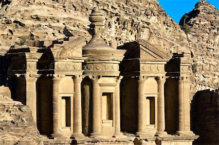 simsearch:400-05033205,k - Petra - Nabataeans capital city (Al Khazneh) , Jordan. Monastery tomb extreme telephoto lens detail - shot with extender. Roman Empire period. Photographie de stock - Aubaine LD & Abonnement, Code: 400-05134419