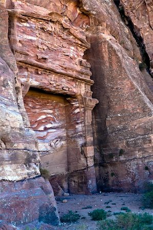 simsearch:400-05132743,k - Hidden small tombs in Petra (small Siq area)- Nabataeans capital city (Al Khazneh) , Jordan. Made by digging a holes in the rocks. Roman Empire period. Photographie de stock - Aubaine LD & Abonnement, Code: 400-05134424