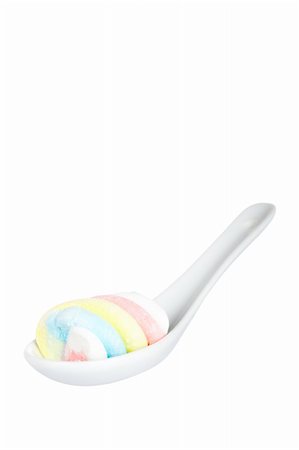 simsearch:400-04781520,k - Marshmallows in the spoon isolated on a white background Photographie de stock - Aubaine LD & Abonnement, Code: 400-05134967