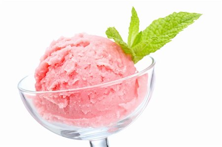 Delicious raspberries ice cream in glass. Shallow depth of field Foto de stock - Super Valor sin royalties y Suscripción, Código: 400-05135590