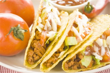 simsearch:400-04414212,k - delicious taco, mexican food isolated over white Fotografie stock - Microstock e Abbonamento, Codice: 400-05137115