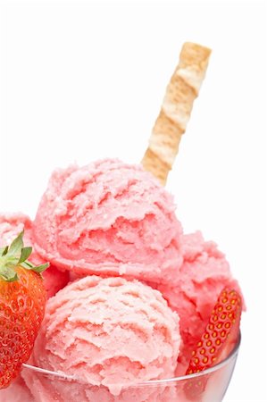 Delicious strawberry ice cream in glass bowl isolated on white background. Shallow depth of field Foto de stock - Super Valor sin royalties y Suscripción, Código: 400-05137511