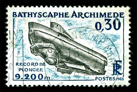 simsearch:700-03178980,k - vintage french stamp depicting the bathyscaphe Archimède am ocean research submersible that explored the mid Atlantic ridge and reached a depth of 9200 metres Foto de stock - Super Valor sin royalties y Suscripción, Código: 400-05137770