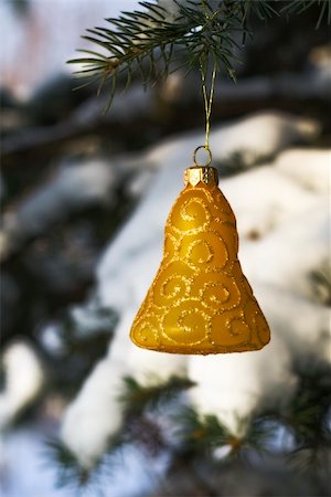 simsearch:400-06477568,k - Cristmas tree decoration handing on fir tree covered with snow Stock Photo - Budget Royalty-Free & Subscription, Code: 400-05137942