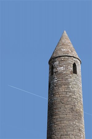 simsearch:400-05683614,k - a round tower near ballyduff county kerry ireland with blue sky background Foto de stock - Super Valor sin royalties y Suscripción, Código: 400-05138027