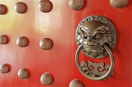 China Town Red Door Guardian Brass Handle Stock Photo - Budget Royalty-Free & Subscription, Code: 400-05138440