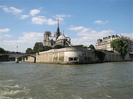 simsearch:400-08372171,k - Notre Dame seen from the Seine Fotografie stock - Microstock e Abbonamento, Codice: 400-05138767