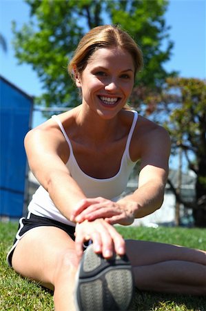 An attractive female athlete at the track Stock Photo - Budget Royalty-Free & Subscription, Code: 400-05130287