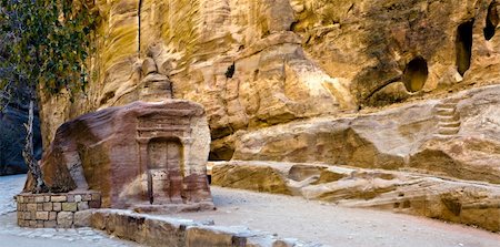 simsearch:400-05033205,k - Petra - Nabataeans capital city (Al Khazneh) , Jordan. Big siq entrance with main altar. Roman Empire period. Photographie de stock - Aubaine LD & Abonnement, Code: 400-05132751