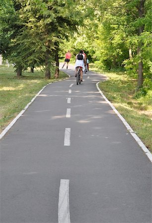 Bicycle path in spring time Photographie de stock - Aubaine LD & Abonnement, Code: 400-05133095