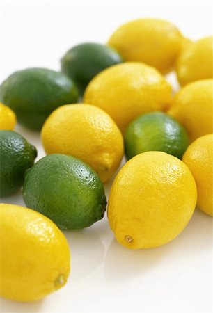 Lemon and lime on white background Photographie de stock - Aubaine LD & Abonnement, Code: 400-05133264