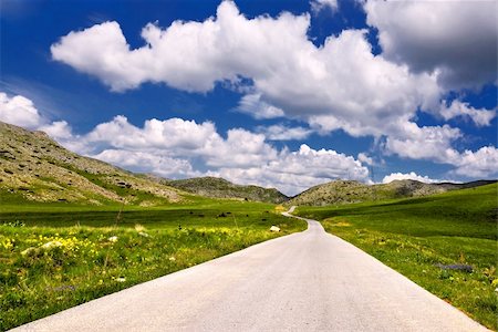 ramps on the road - Road on the mountain Photographie de stock - Aubaine LD & Abonnement, Code: 400-05145152