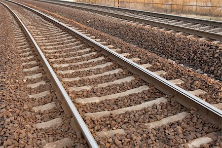 simsearch:400-06081673,k - Two railway tracks in a bend Foto de stock - Super Valor sin royalties y Suscripción, Código: 400-05146053