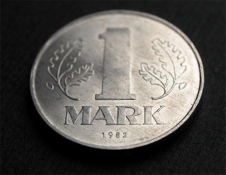 deutsche demokratische republik - 1 Mark coin from the DDR (East Germany) - Note: no more in use since german reunification in 1990 Stockbilder - Microstock & Abonnement, Bildnummer: 400-05147397