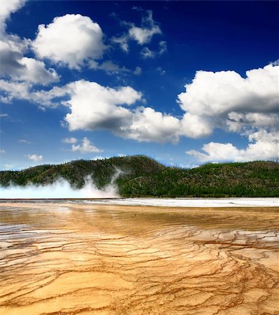 simsearch:400-05142673,k - The scenery at Midway Geyser Basin in Yellowstone National Park Stockbilder - Microstock & Abonnement, Bildnummer: 400-05147696