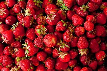 simsearch:400-04812854,k - large group of strawberries filling up all the space Photographie de stock - Aubaine LD & Abonnement, Code: 400-05149567