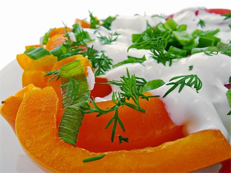 excitator (artist) - Vegetable salad of tomatoes, sweet peppers, spring onions, dill and sour cream Photographie de stock - Aubaine LD & Abonnement, Code: 400-05140857