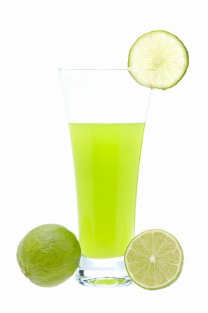 simsearch:400-03950882,k - A glass of fresh lime juice with a slice on white background Stockbilder - Microstock & Abonnement, Bildnummer: 400-05141237