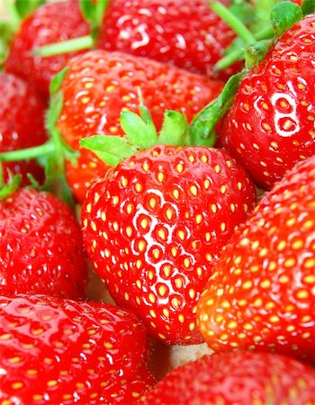simsearch:400-04812854,k - Heap of fresh ripe strawberries Photographie de stock - Aubaine LD & Abonnement, Code: 400-05141462