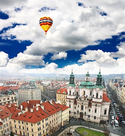 simsearch:6129-09045050,k - aerial view of Old Town Square neighborhood in Prague from the top of the town hall Foto de stock - Super Valor sin royalties y Suscripción, Código: 400-05142068