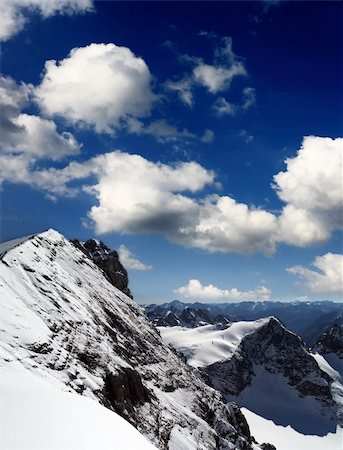 family sports aerial view - titlis snow covered mountain landscape near luzern switzerland Stock Photo - Budget Royalty-Free & Subscription, Code: 400-05142176