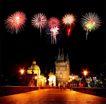 simsearch:400-06330815,k - The night view of the beautiful Prague City along the River Vltava Stock Photo - Budget Royalty-Free & Subscription, Code: 400-05142567