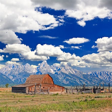 simsearch:400-05142655,k - The Moulton Barn in Grand Teton National Park USA Foto de stock - Super Valor sin royalties y Suscripción, Código: 400-05142597