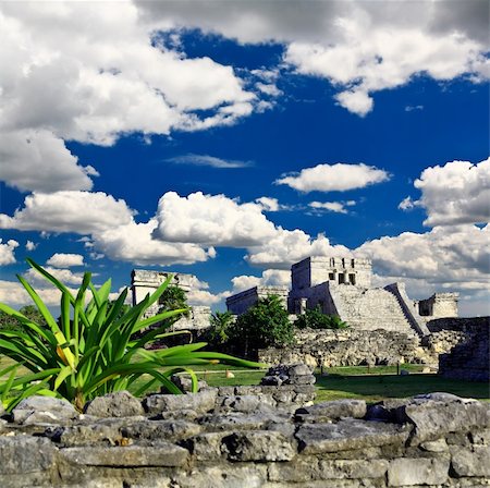 simsearch:400-05142606,k - Tulum the one of most famous landmark in the Maya World near Cancun Mexico Stock Photo - Budget Royalty-Free & Subscription, Code: 400-05142593