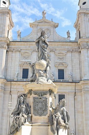 salzburg cathedral - The Dome Cathedral in City Center of Salzburg, Austria Foto de stock - Super Valor sin royalties y Suscripción, Código: 400-05143341