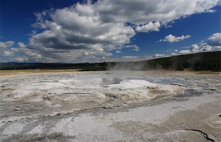 simsearch:400-04680218,k - The scenery of Lower Geyser Basin in Yellowstone National Park Fotografie stock - Microstock e Abbonamento, Codice: 400-05143355