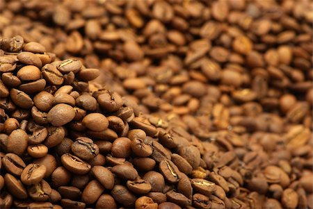 simsearch:400-04283559,k - Close up of the aromatic coffe beans Stockbilder - Microstock & Abonnement, Bildnummer: 400-05143683