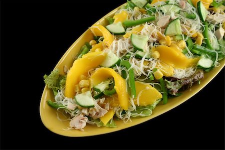 simsearch:400-04854606,k - Delicious and colorful chicken, mango and noodle salad. Foto de stock - Royalty-Free Super Valor e Assinatura, Número: 400-05143739