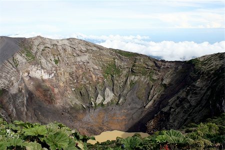 Irazu volcano crater lake in Costa Rica Foto de stock - Super Valor sin royalties y Suscripción, Código: 400-05154873