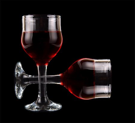 simsearch:400-04935153,k - Two wine glasses isolated on black Photographie de stock - Aubaine LD & Abonnement, Code: 400-05159619