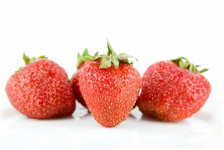 simsearch:400-06177351,k - Ripe and fresh strawberries isolated on white background Stock Photo - Budget Royalty-Free & Subscription, Code: 400-05159625