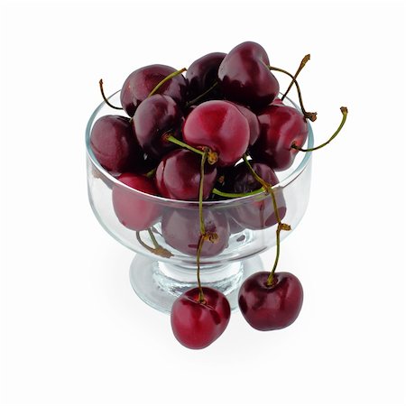 simsearch:400-04859130,k - Juicy, big and sweet cherries in of bowl Photographie de stock - Aubaine LD & Abonnement, Code: 400-05151960