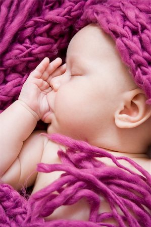 Portrait of  a 2 months sleeping baby girl. Photographie de stock - Aubaine LD & Abonnement, Code: 400-05152998