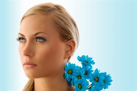 simsearch:400-06096871,k - beauty portrait of pretty blond girl with blue daisy Stock Photo - Budget Royalty-Free & Subscription, Code: 400-05153660