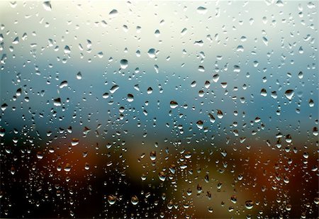 Water drops on a window glass. Photographie de stock - Aubaine LD & Abonnement, Code: 400-05164925