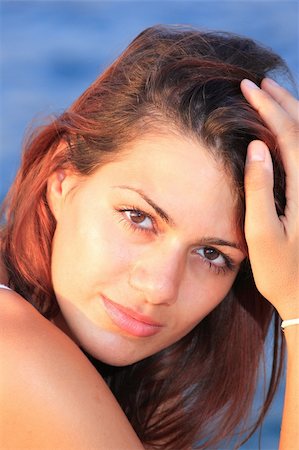 woman relaxing in the afternoon by the sea in Greece Photographie de stock - Aubaine LD & Abonnement, Code: 400-05165049