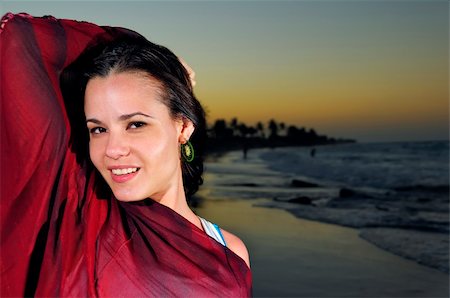 simsearch:400-04323304,k - Portrait of young tropical beauty posing on the beach at dusk Stock Photo - Budget Royalty-Free & Subscription, Code: 400-05165445