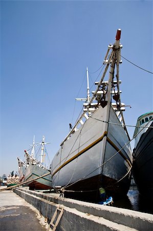 sunda kelapa - Makassar schooners (pinisi) in Sunda Kelapa Stock Photo - Budget Royalty-Free & Subscription, Code: 400-05161177