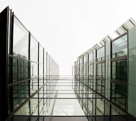 Modern office building seen from a low angle Stock Photo - Budget Royalty-Free & Subscription, Code: 400-05174912