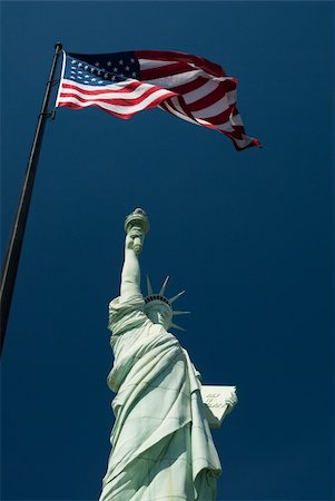 statue of liberty on the flag - Statue of Liberty at Las Vegas, Nevada Photographie de stock - Aubaine LD & Abonnement, Code: 400-05175981