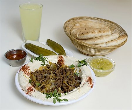 Hummus Lunch Photographie de stock - Aubaine LD & Abonnement, Code: 400-05176866