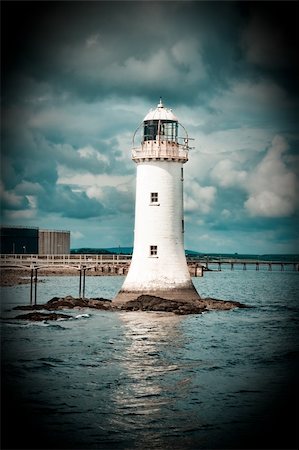 river shannon - Tarbert Lighthouse by the Shannon river in Ireland Stock Photo - Budget Royalty-Free & Subscription, Code: 400-05178105