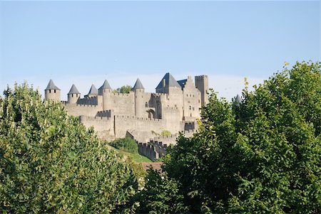 The fab town of Carcassonne, in the heath of medieval France Foto de stock - Super Valor sin royalties y Suscripción, Código: 400-05178350